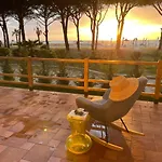 Beachfront In Qerret With A Private Pool 别墅