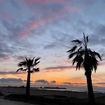 Beachfront In Qerret With A Private Pool 格勒姆