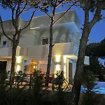 别墅 Beachfront In Qerret With A Private Pool *