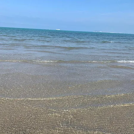 Βίλα Beachfront In Qerret With A Private Pool Golem (Tirana)