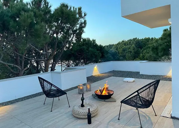 别墅 Beachfront In Qerret With A Private Pool