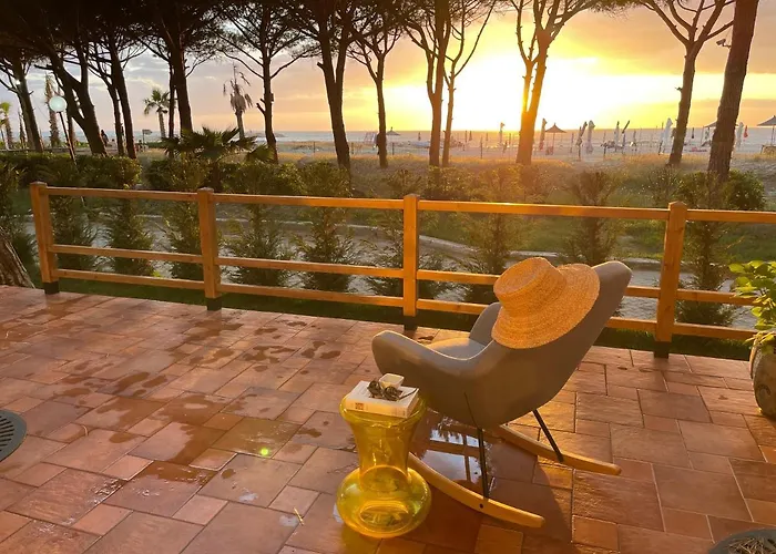 Beachfront In Qerret With A Private Pool 别墅