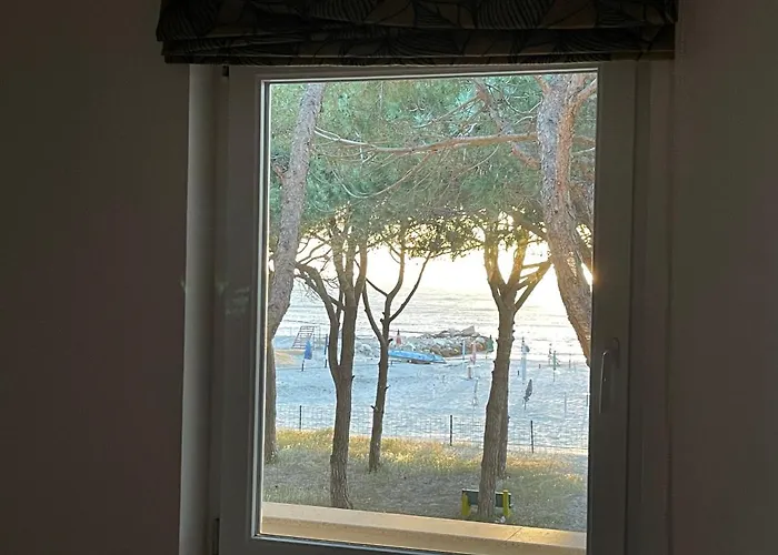 Beachfront In Qerret With A Private Pool 别墅 *