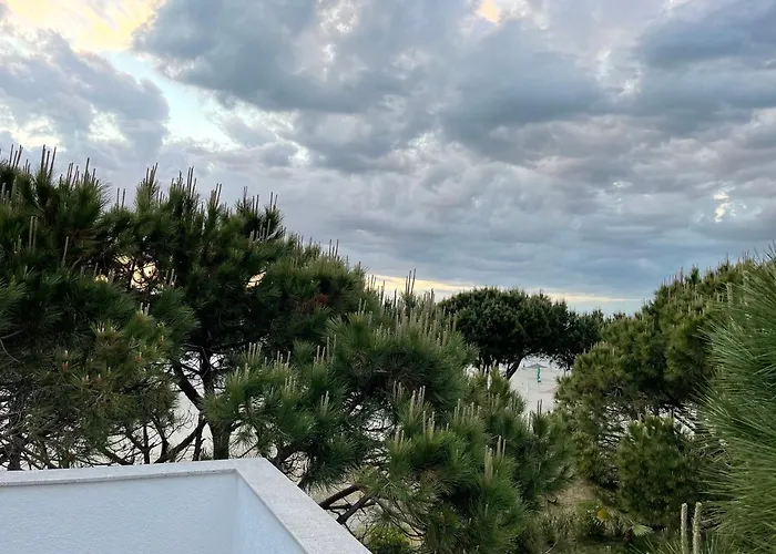 别墅 Beachfront In Qerret With A Private Pool *