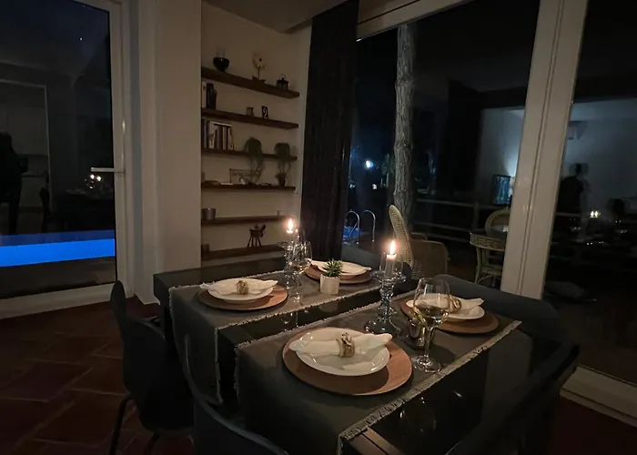 Beachfront In Qerret With A Private Pool 格勒姆